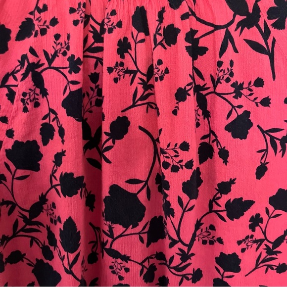 St. John's Bay Pink and Dark Navy Floral Blouse Size Small - Picture 5 of 10